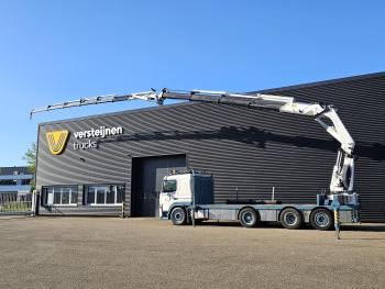 Volvo FM 420 8x2 / HMF 55 t/m CRANE + JIB